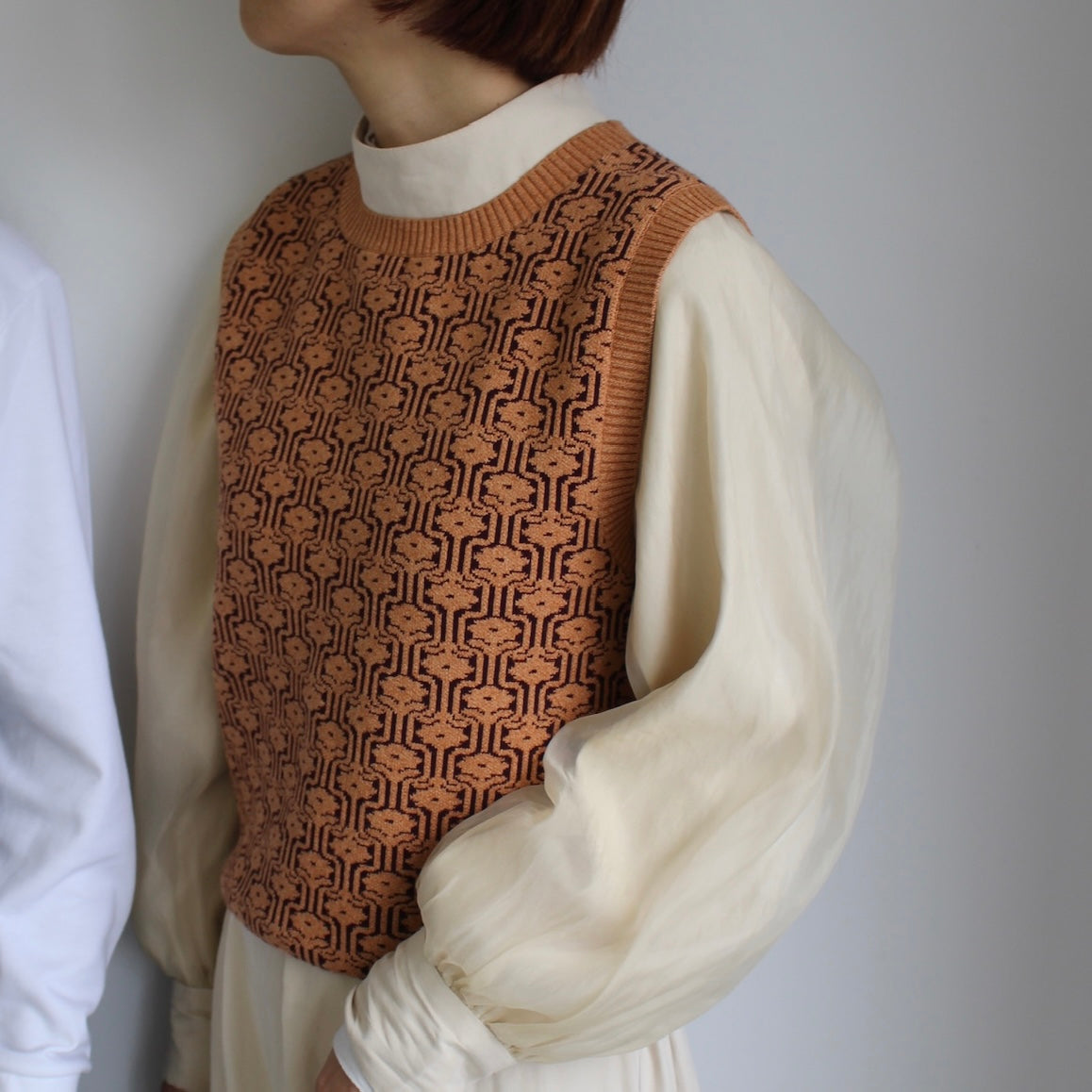 PATTERN KNIT VEST