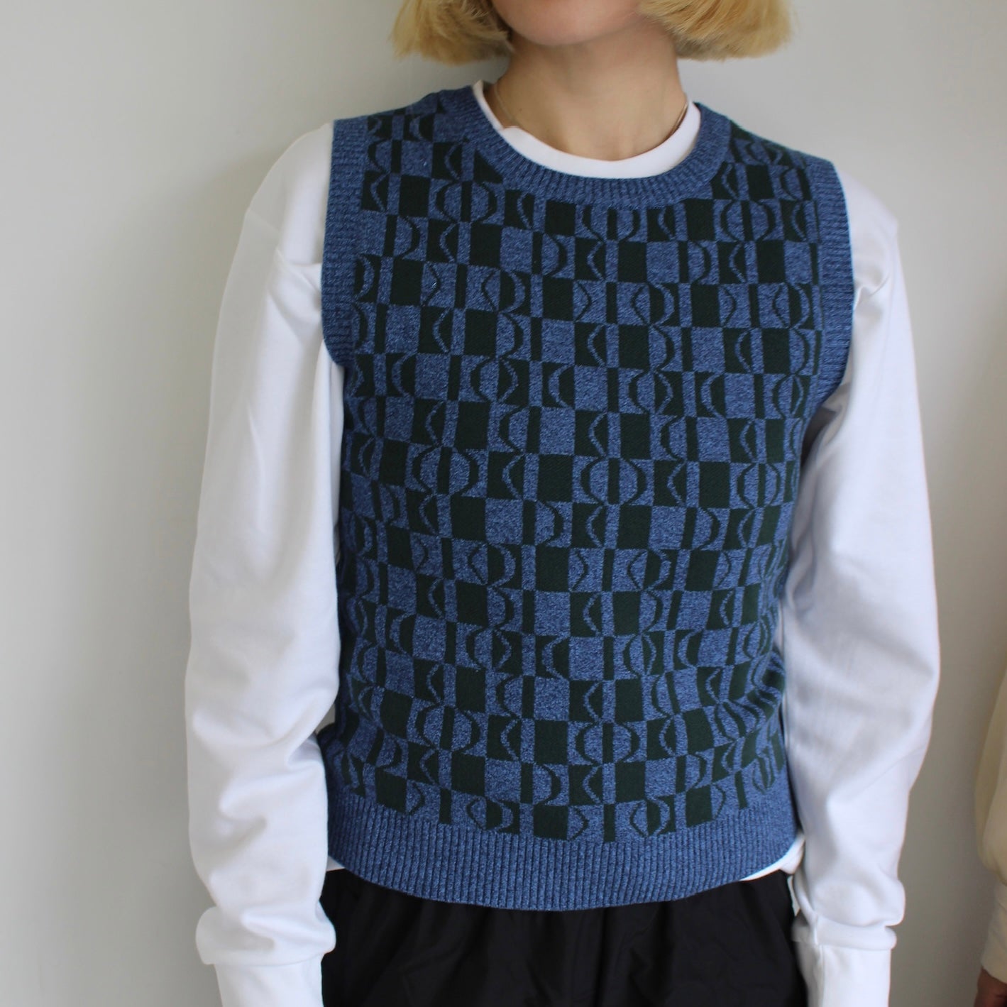 PATTERN KNIT VEST