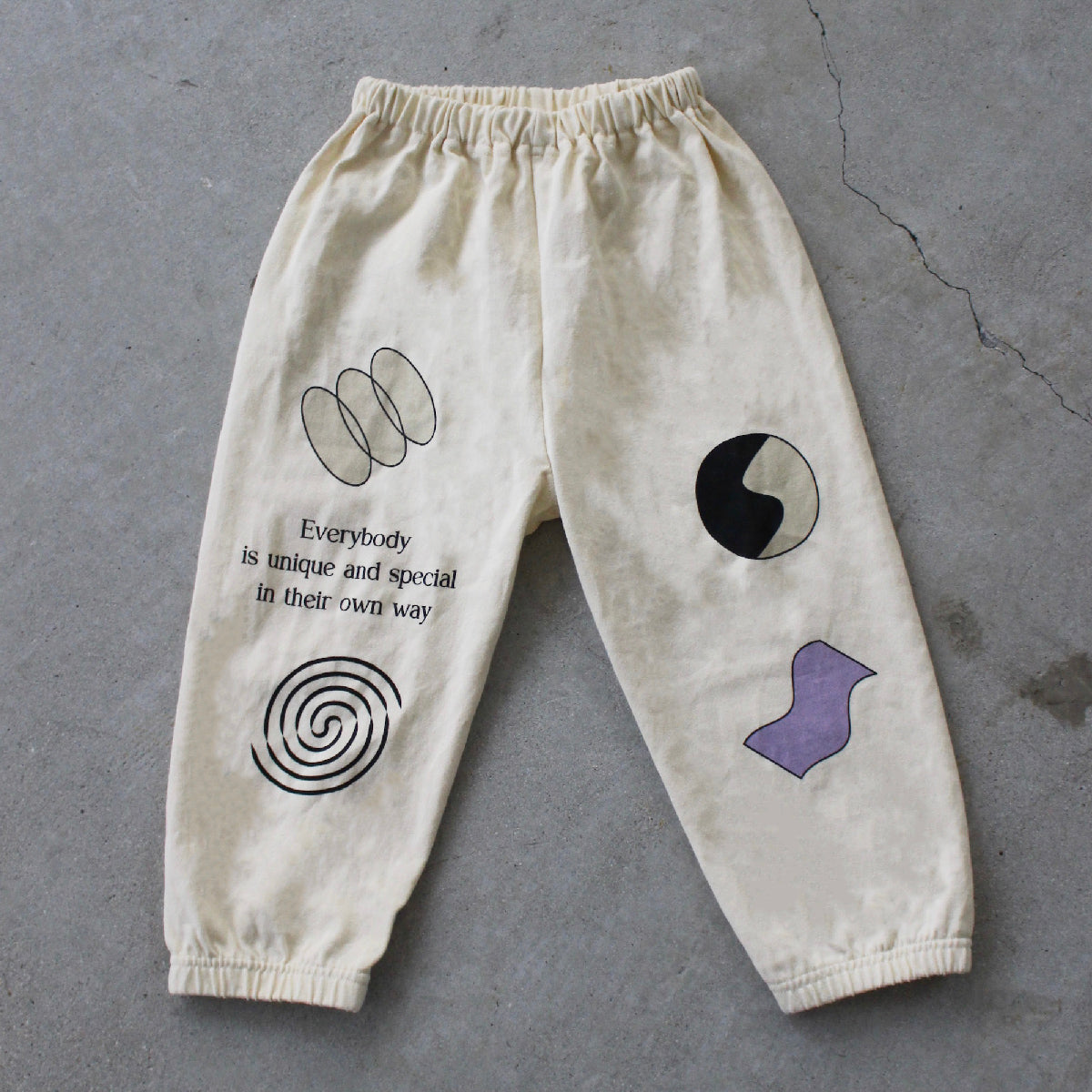 PRINTED PANTS