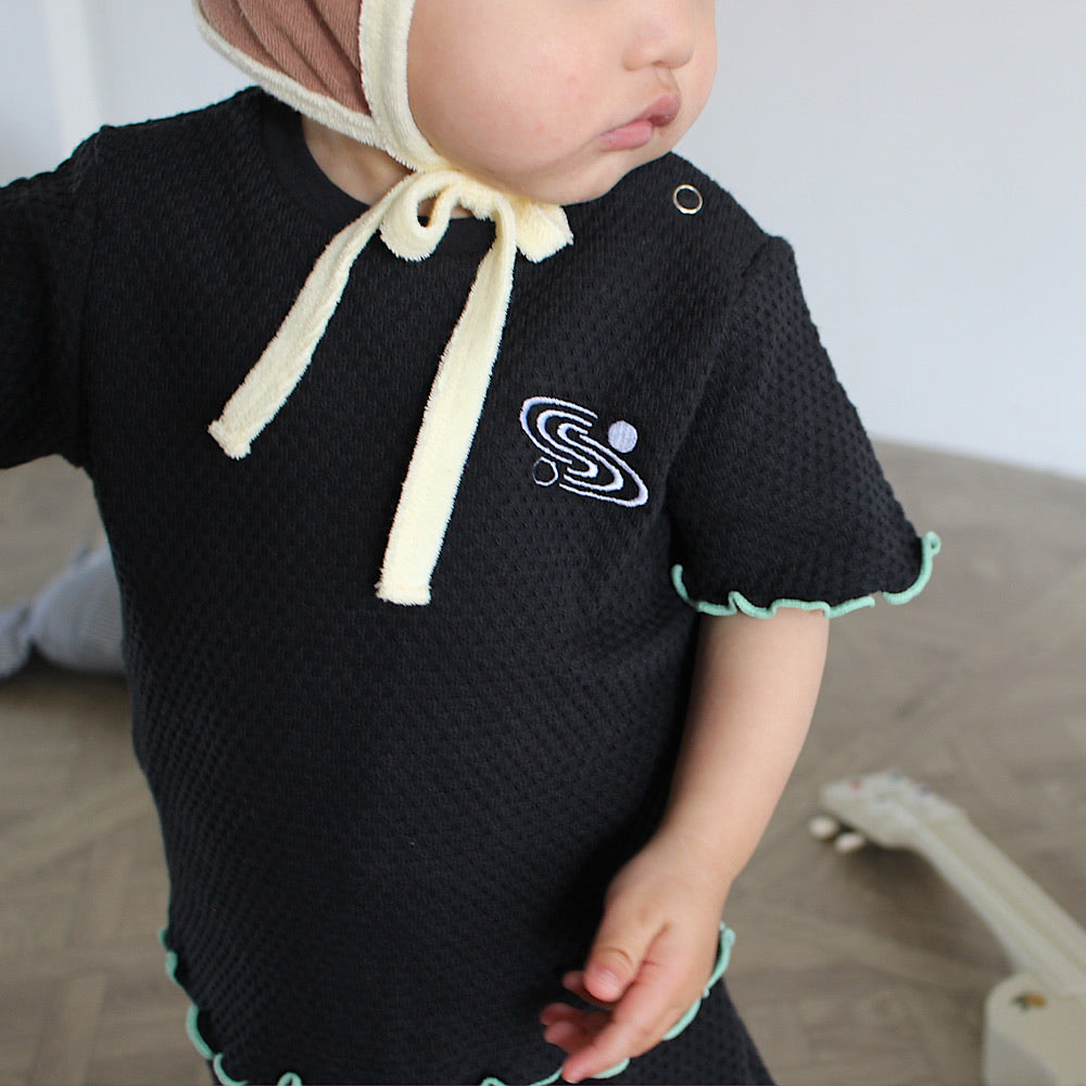 WAFFLE EMBROIDERED HALF SLEEVE TEE