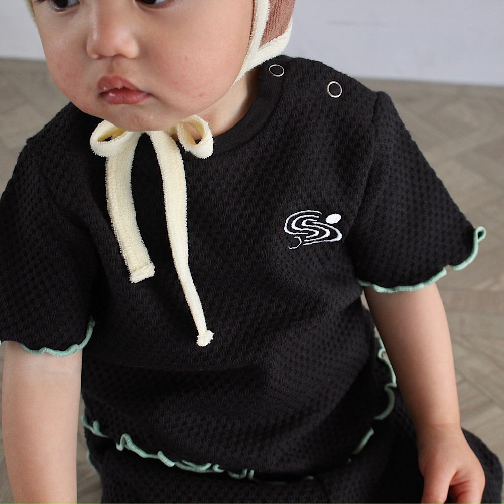 WAFFLE EMBROIDERED HALF SLEEVE TEE