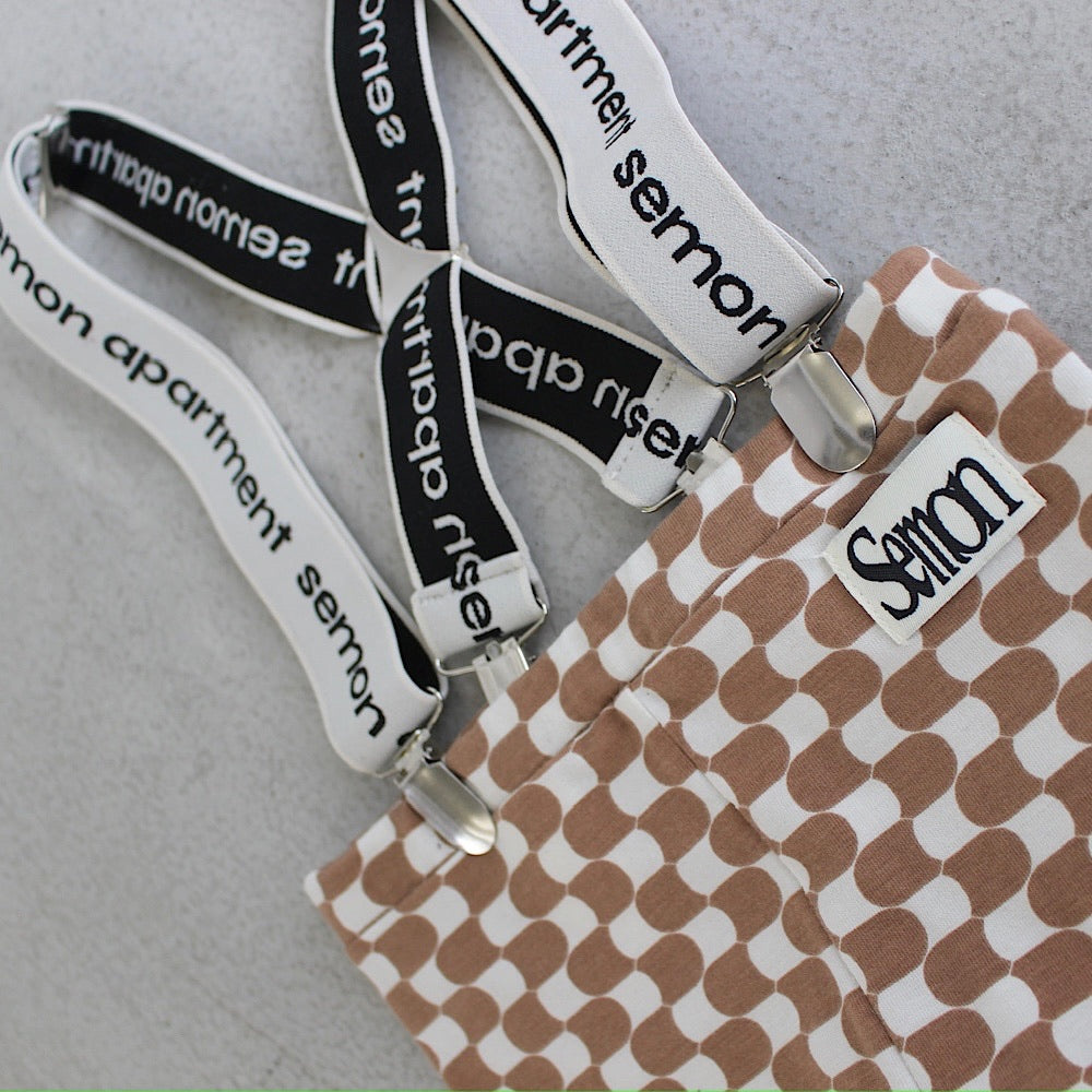 Logo suspender
