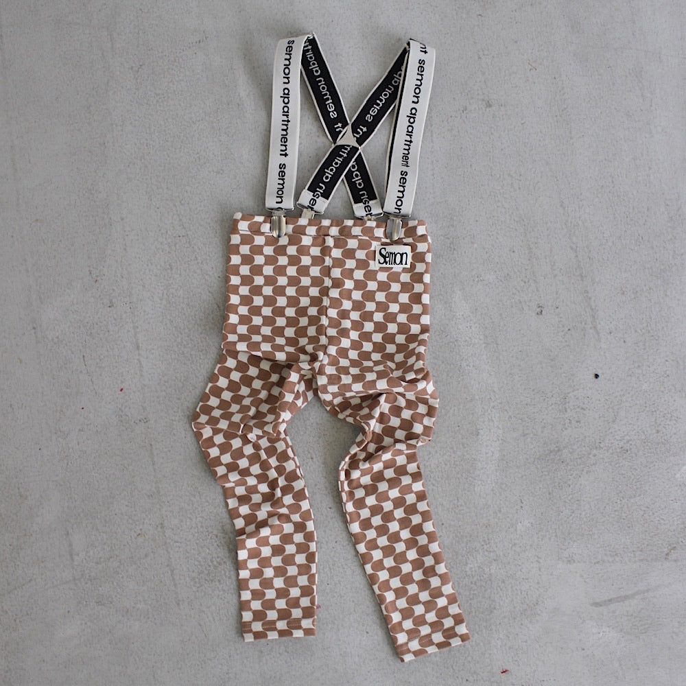 Logo suspender