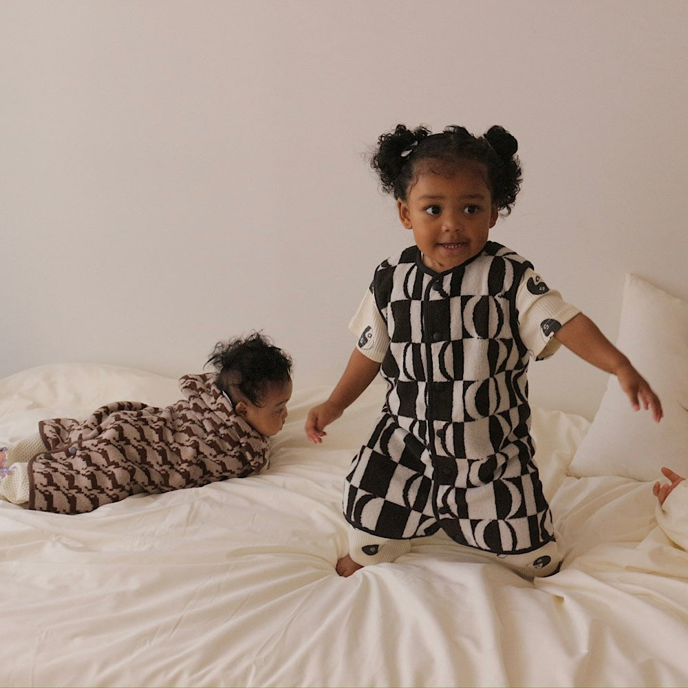 REVERSIBLE PATTERN SLEEPER