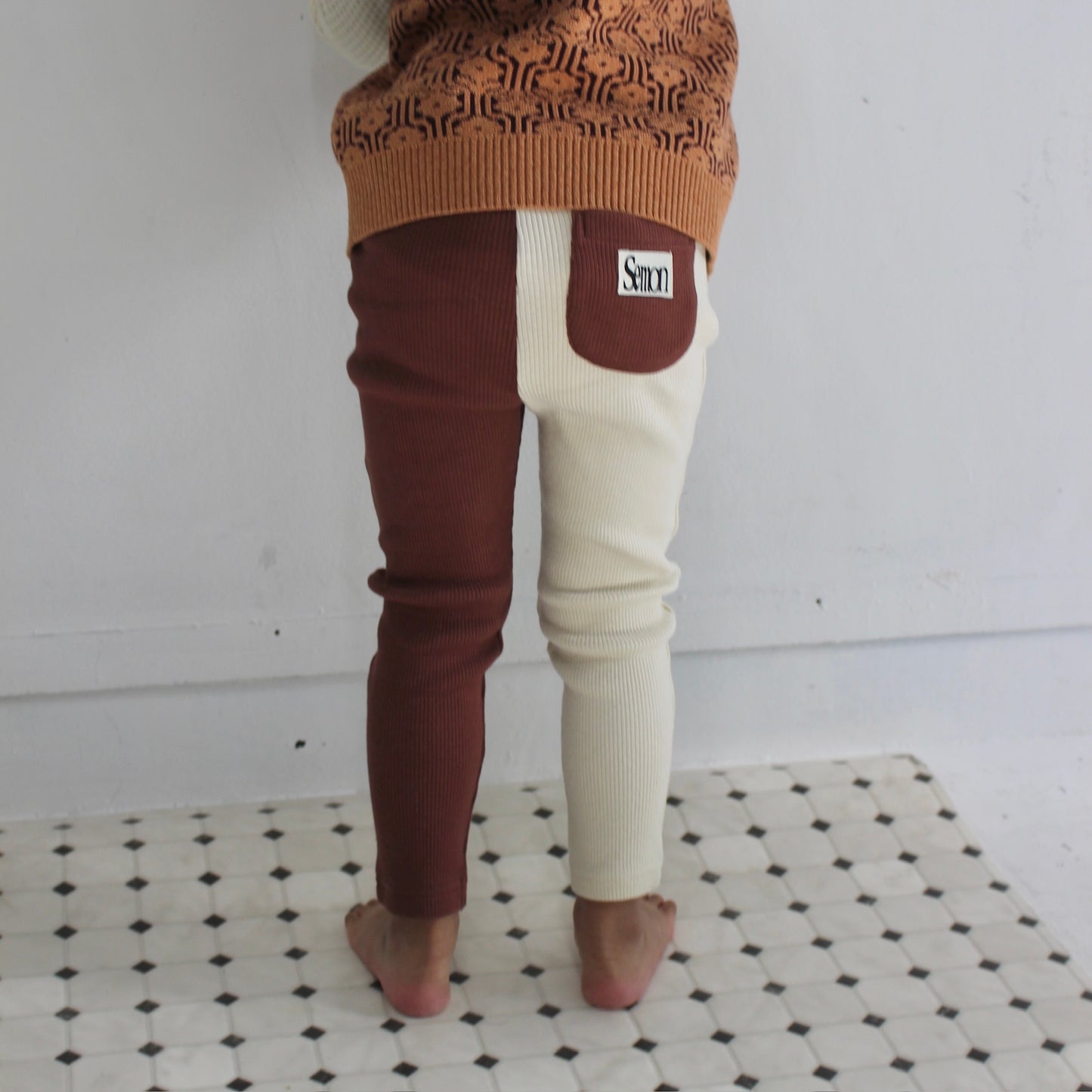 Asymmetrical rib leggings