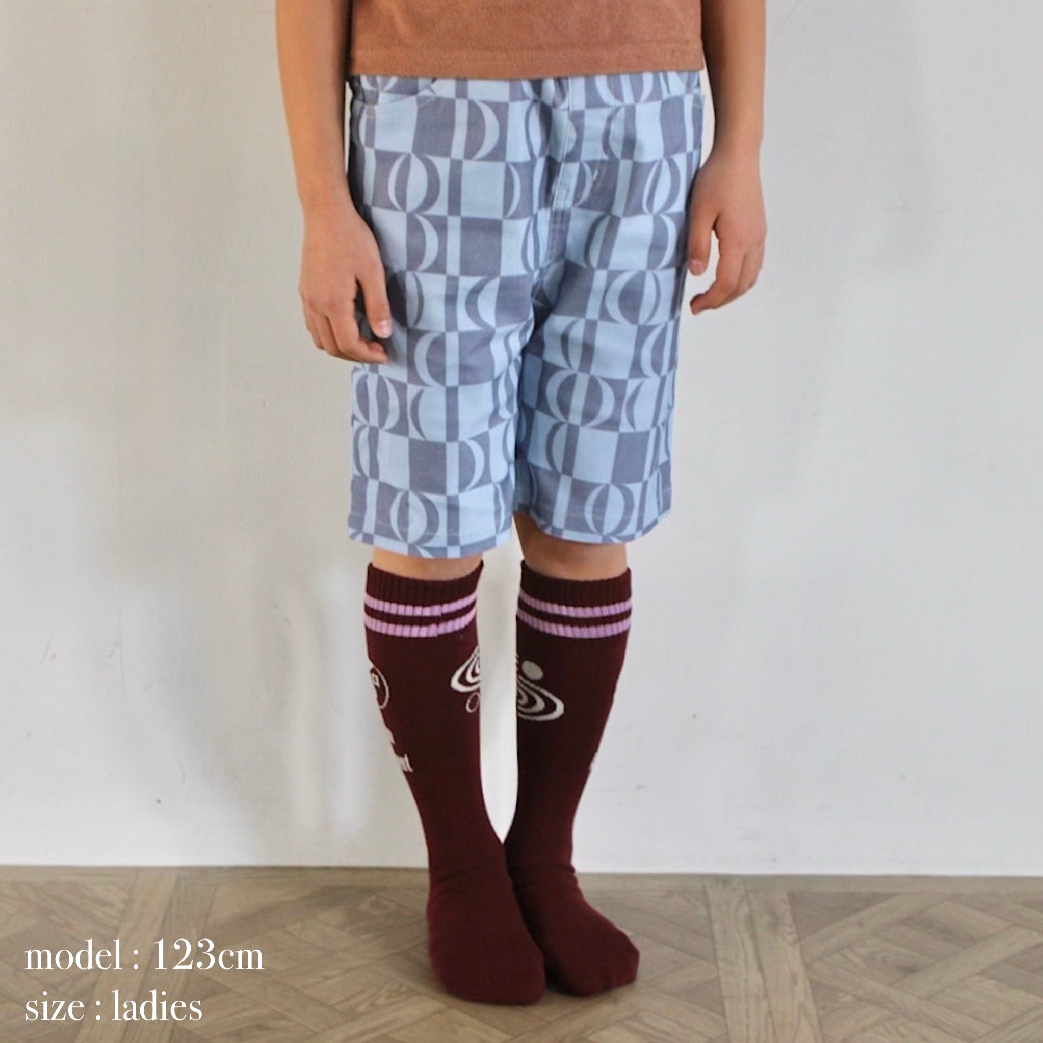 2 sets of high socks