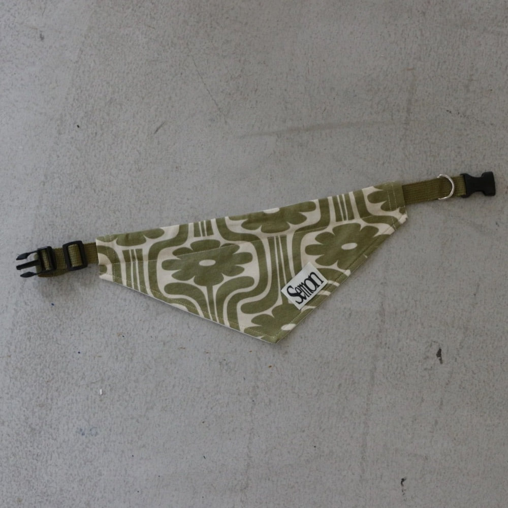 PATTERN DOG SCARF