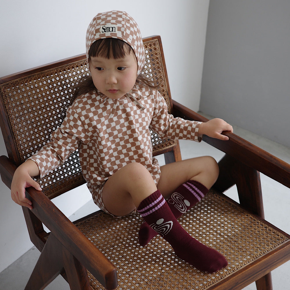 2 sets of high socks