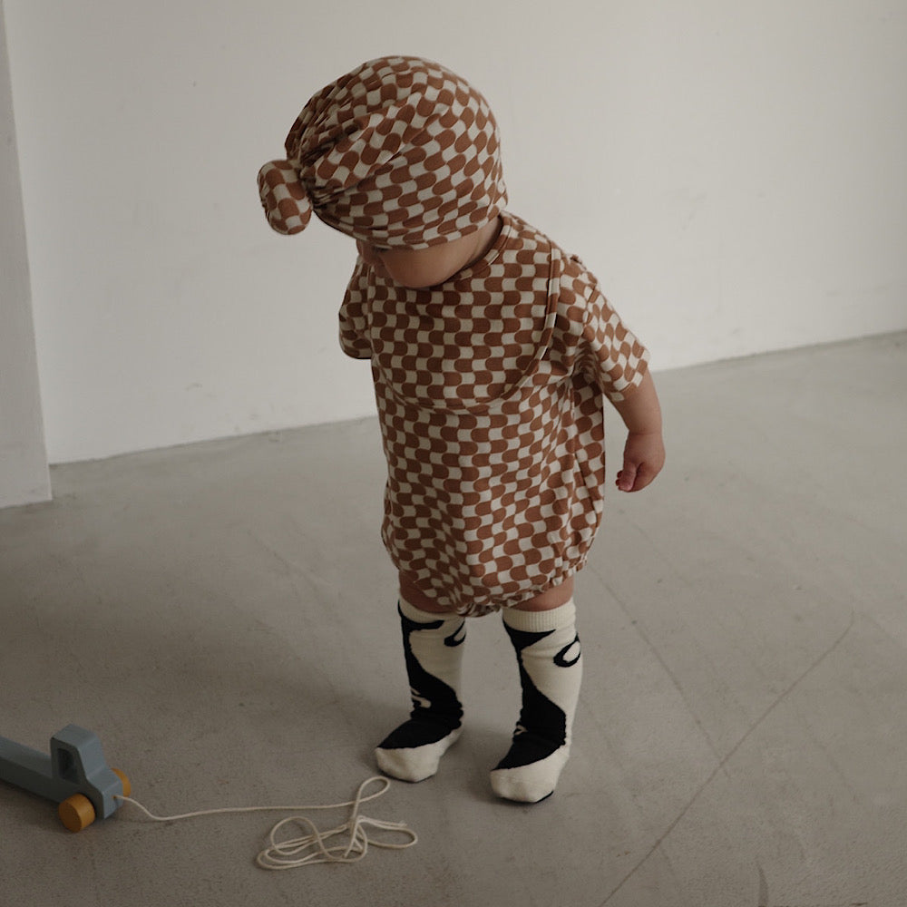 2 sets of high socks