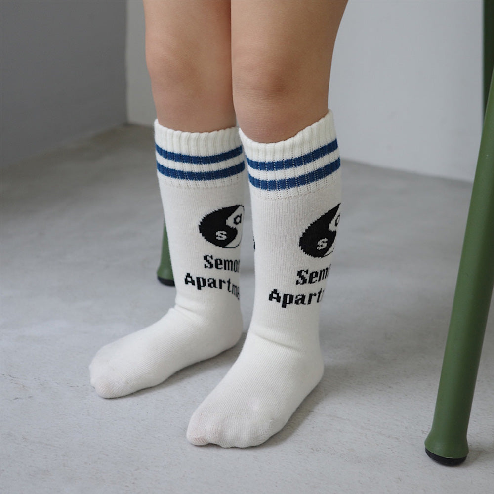 2 sets of high socks