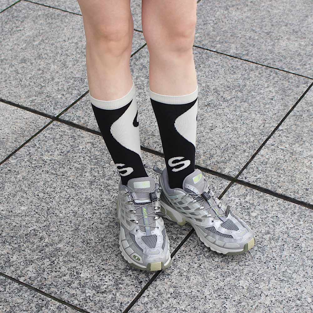 2 sets of high socks