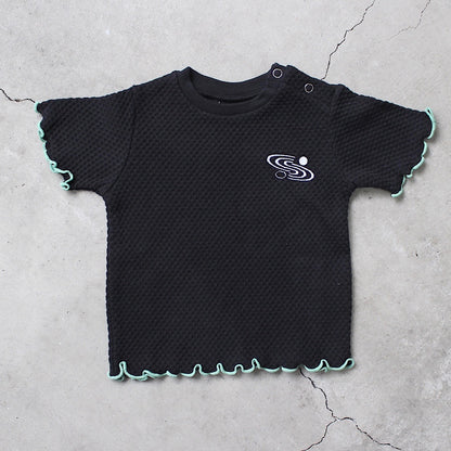 【FAIR対象】 
WAFFLE EMBROIDERED HALF SLEEVE TEE