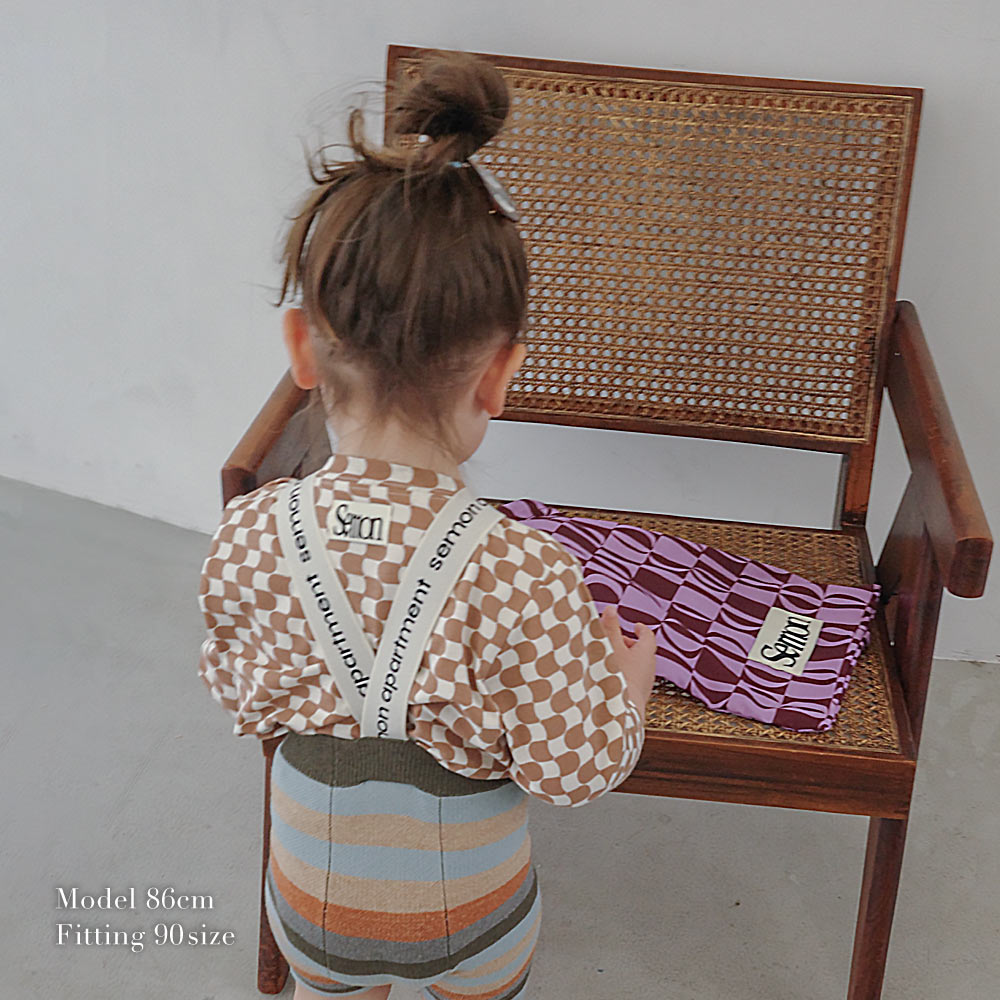 Patterned long sleeve shirt