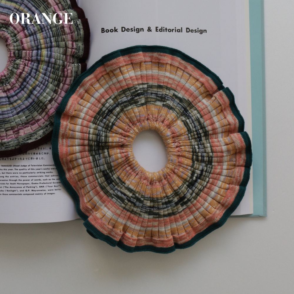 MIXED BORDER KNIT SCRUNCHIE