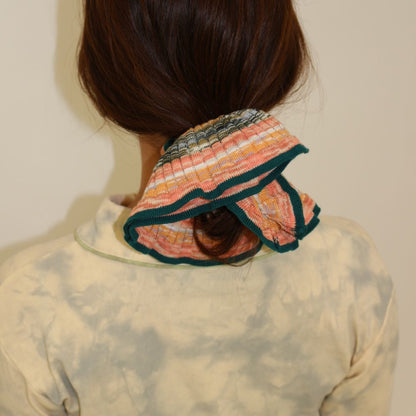 MIXED BORDER KNIT SCRUNCHIE