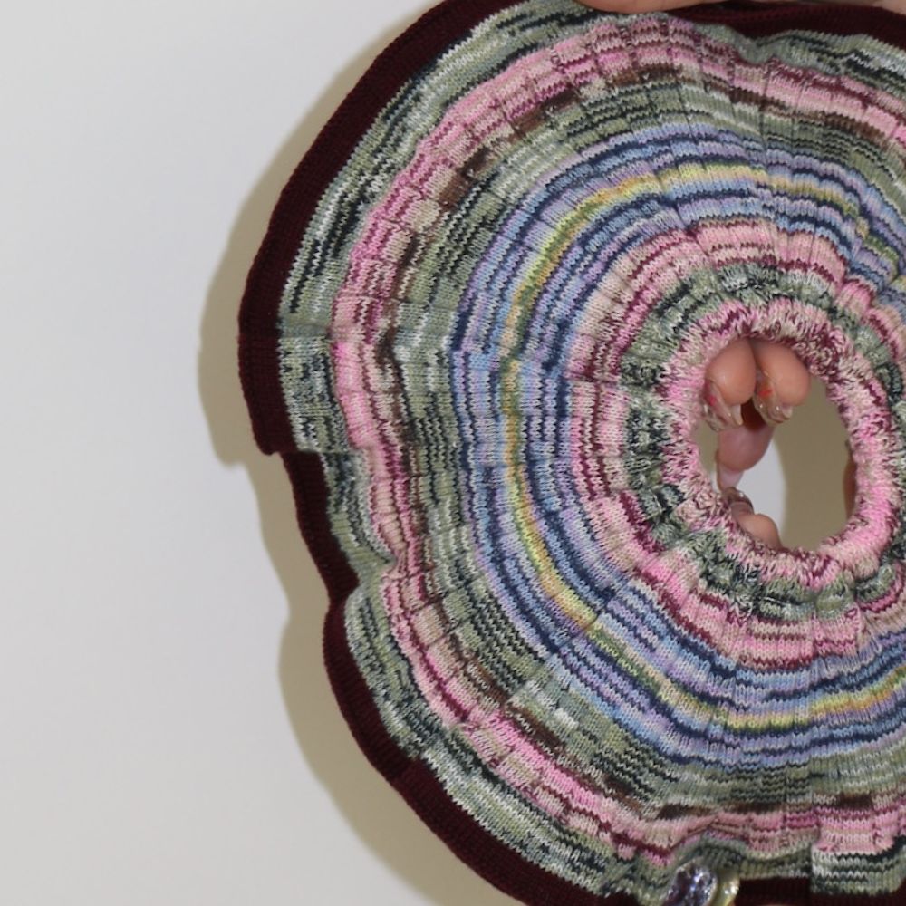 MIXED BORDER KNIT SCRUNCHIE