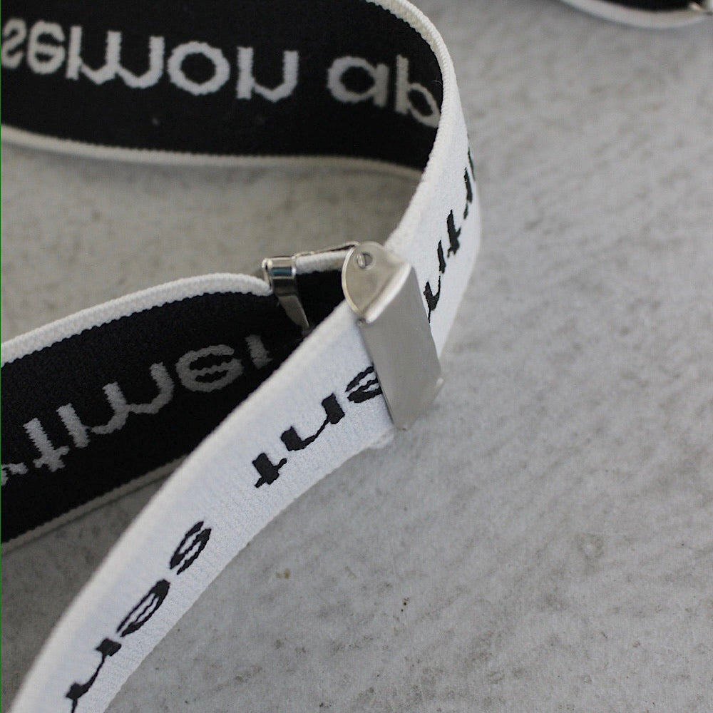 Logo suspender
